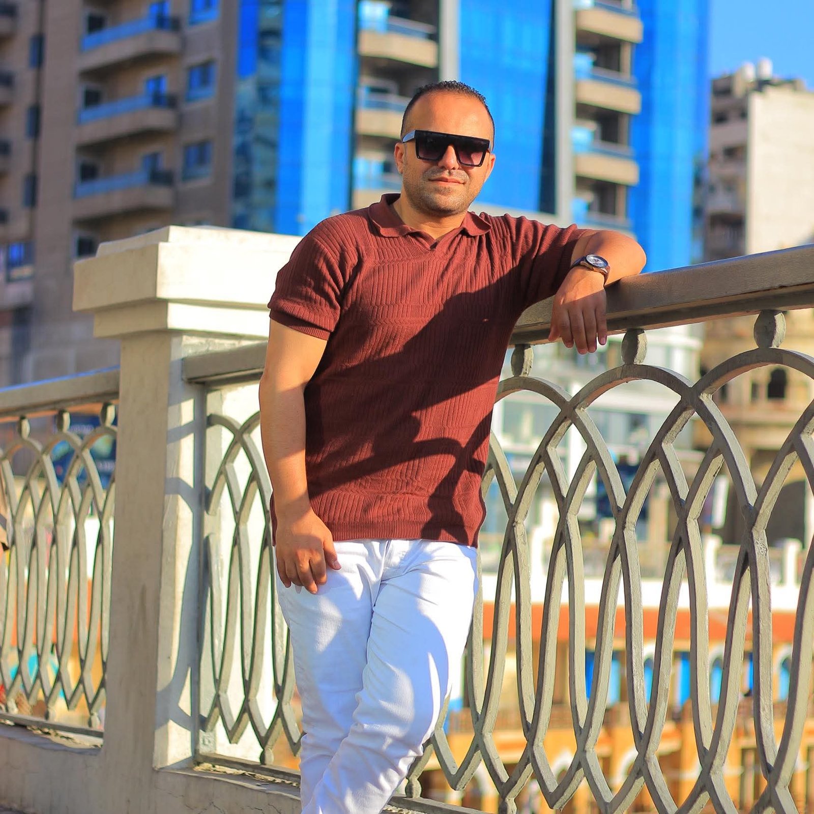الشاعر الغنائي أحمد شكري