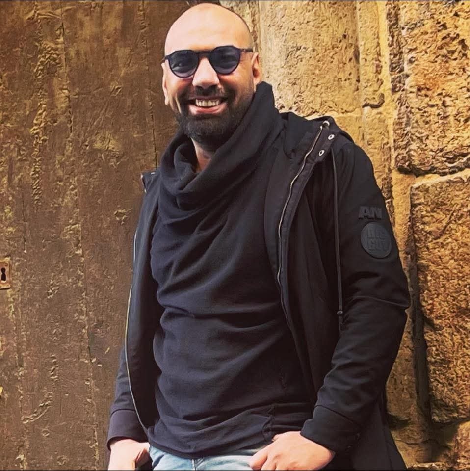 الشاعر الغنائي اسامه محرز