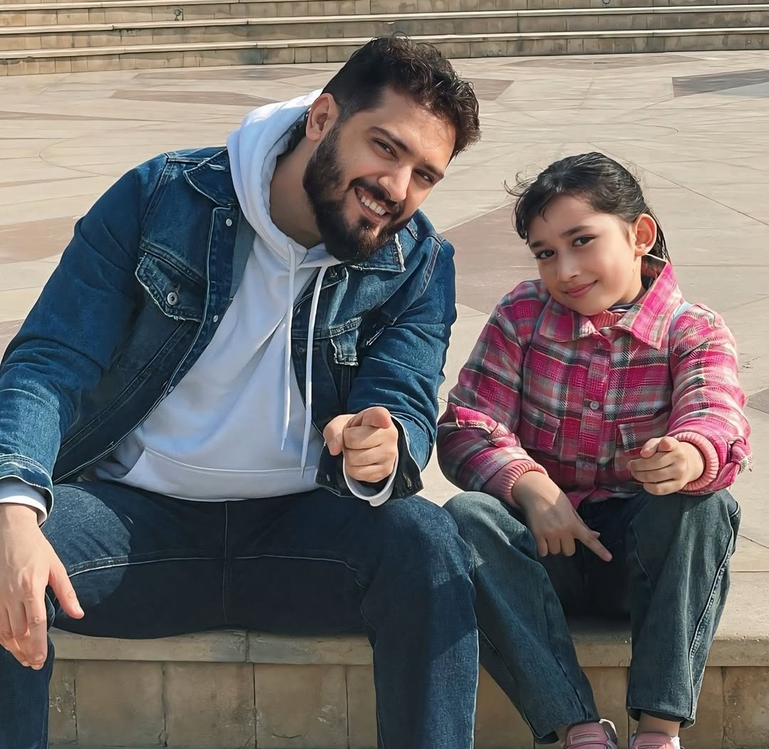 النجم أحمد زعيم وابنته كارما