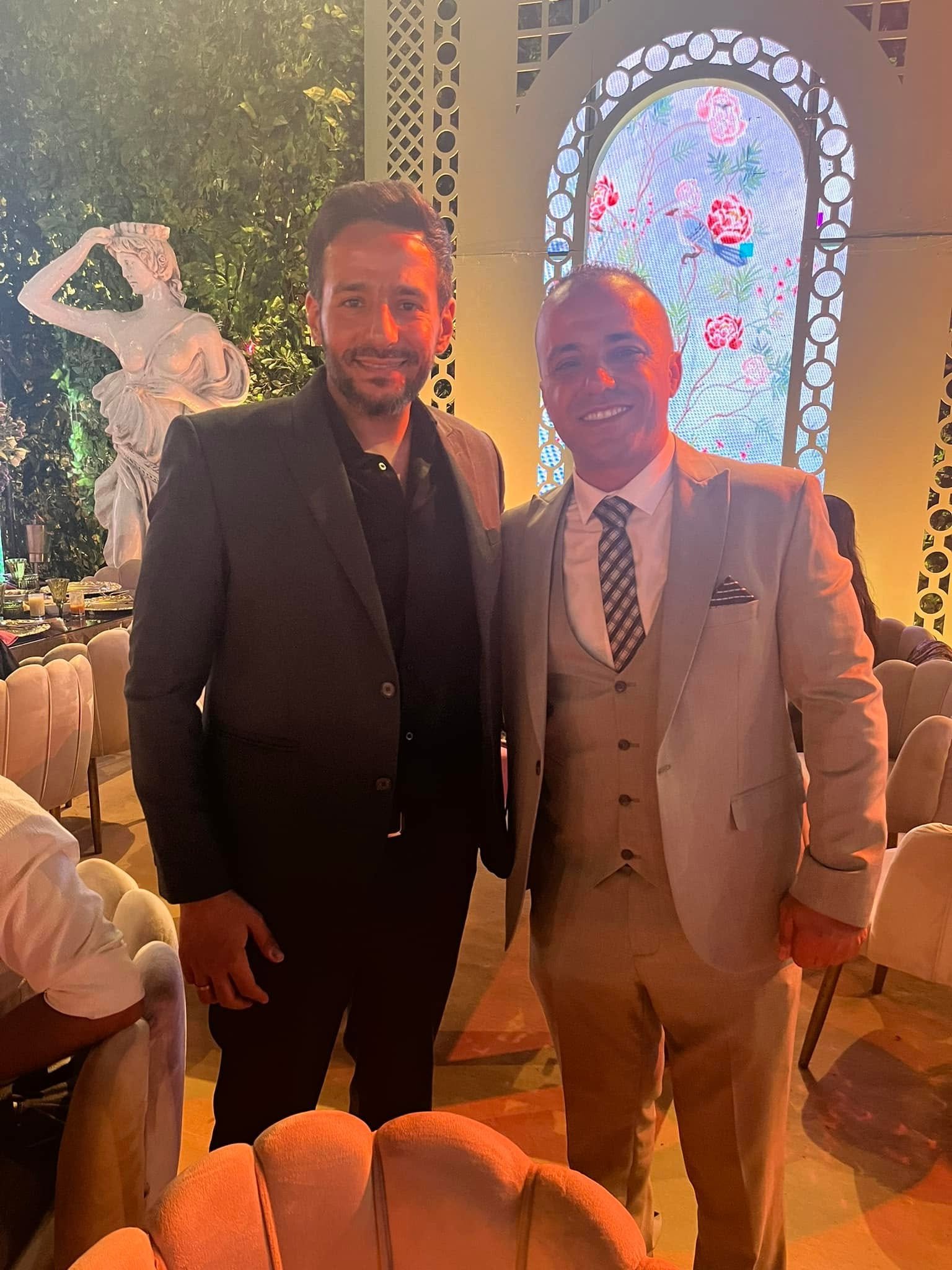 أحمد شكري مع الشاعر الغنائي أحمد المالكي