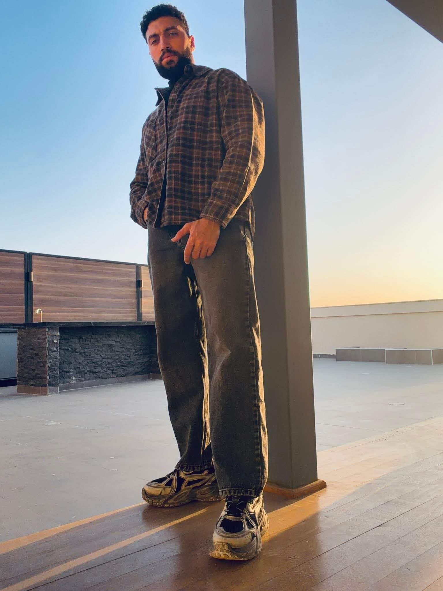 الشاعر الغنائي عمرو المصري